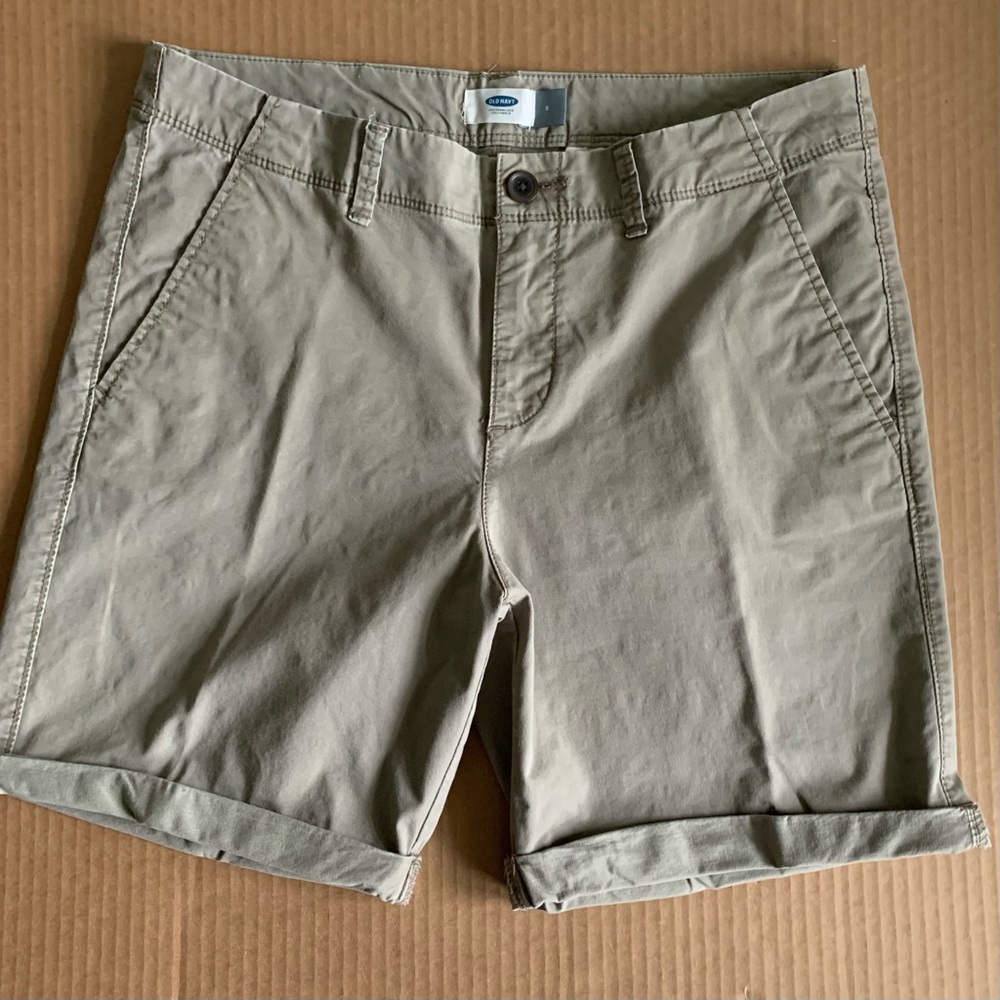 ON Cuffed Shorts - Green/Gray ~Size 8  ~Classic Plenty of time to wear these s…